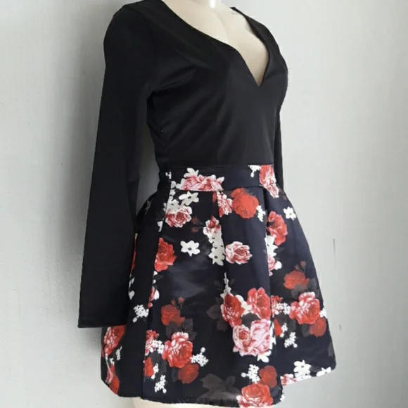 Beautiful black 🖤& ♥️ red cocktail dress! - Picture 2 of 5